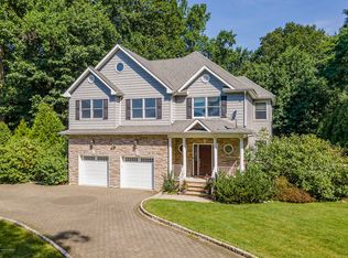 104 Woodside Dr, Red Bank, NJ 07701