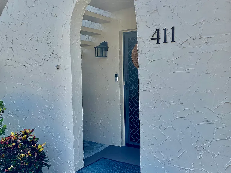 835 18th St #411 — Photo 36