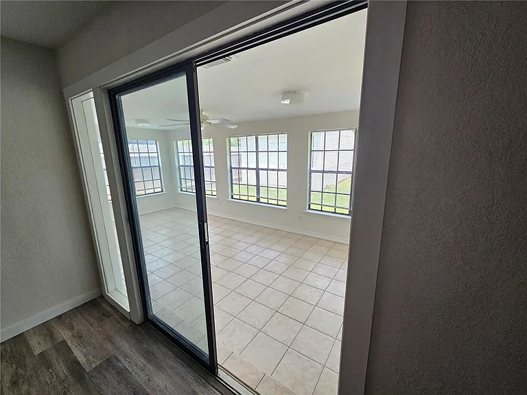 115 Holly Dr — Photo 16
