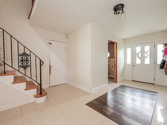 2nd image of 122 Clinton Avenue