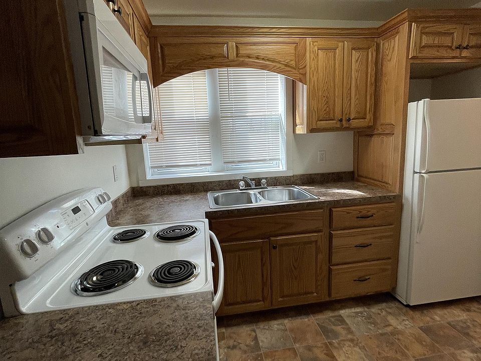 2nd image of 37 W Parkwood St #9
