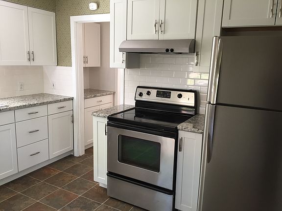 3rd image of 446 Auburndale Ave