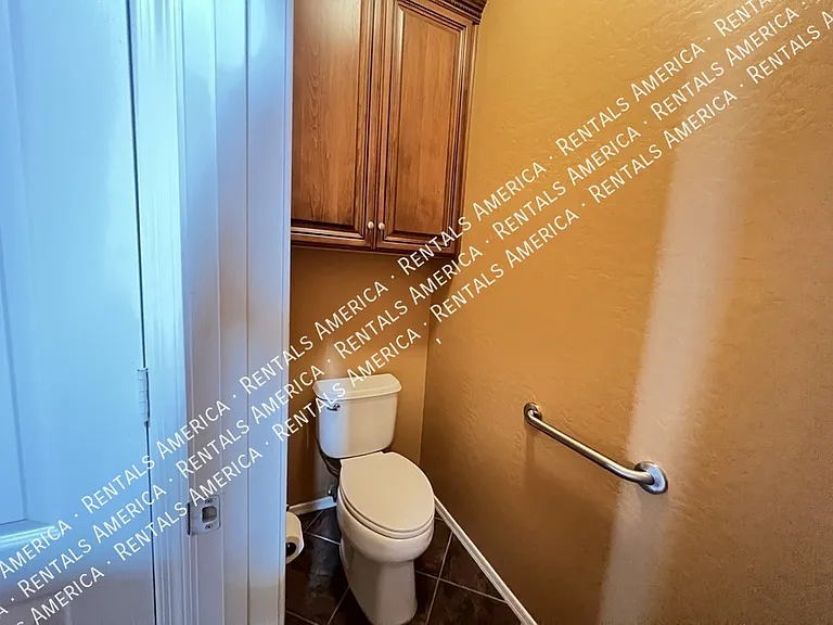 1536 E Fontana Dr — Photo 20