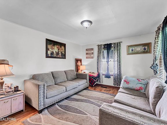 5th image of 1706 Lawson Ave