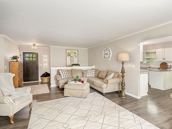 3rd image of 7706 Cannon Valley Dr
