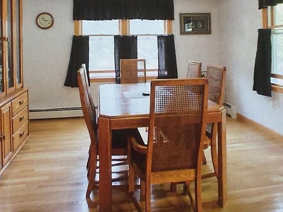 5th image of 1087 Shawsheen St