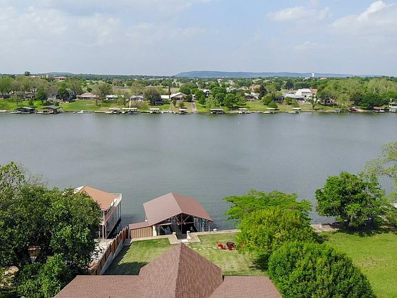 2nd image of 500 Mesquite Dr