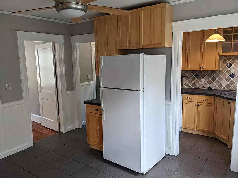 39 Pinehurst Ave #2 — Photo 8