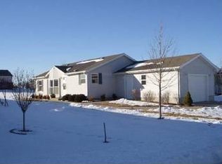 902 NE Cherry Ct, Oak Grove, MO 64075