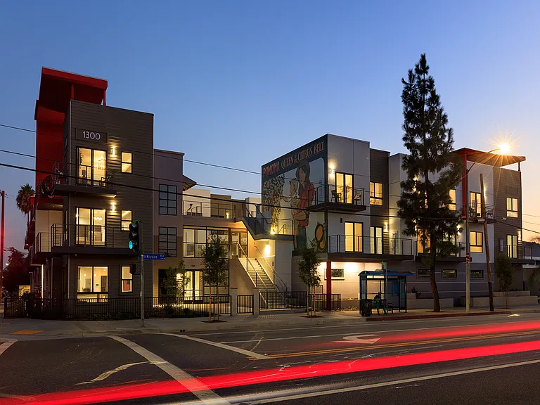 Mission 33 Apartments — Photo 15