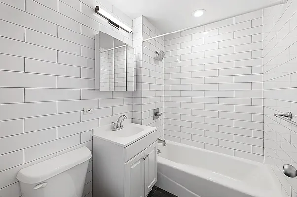 Rented by REAL New York | media 17