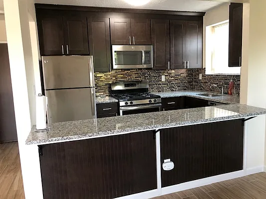 Rented by Alexiou Realty | media 20