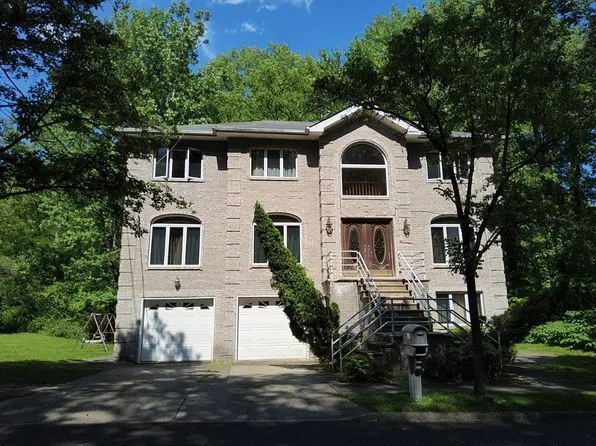 389 Cornelia Ave, Staten Island, NY 10312