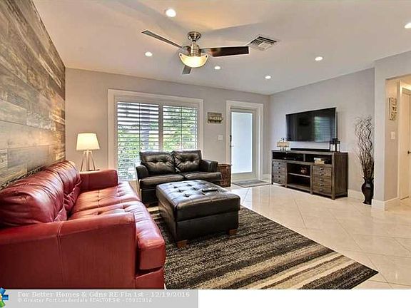3rd image of 2260 NE 52nd St