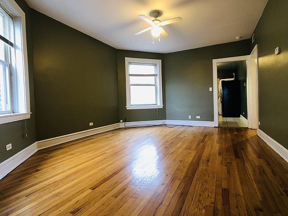 4th image of 2513 W Gunnison St #3