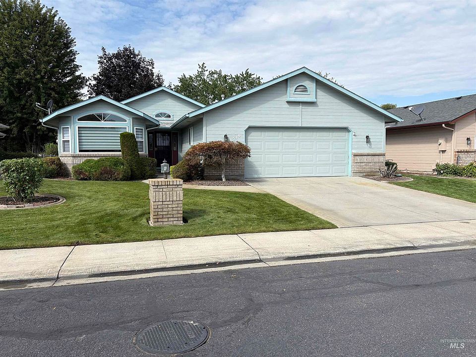 1st image of 8549 N Willowbrook Dr
