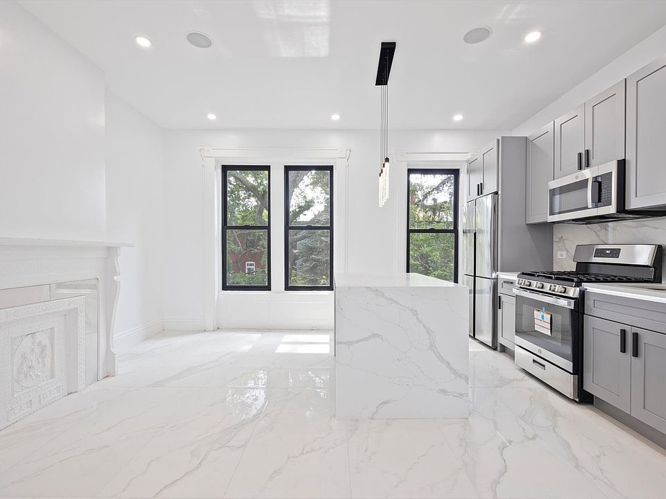 1st image of 736 Halsey St APT 3
