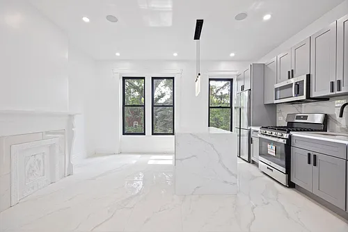 736 Halsey St #3 Photo 1