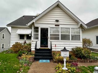 2515 Pershing Blvd, Clinton, IA 52732