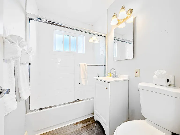1320 W Balboa Blvd #B — Photo 15