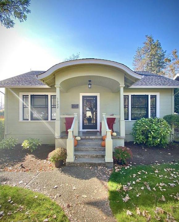1st image of 1002 NW Lawnridge Ave