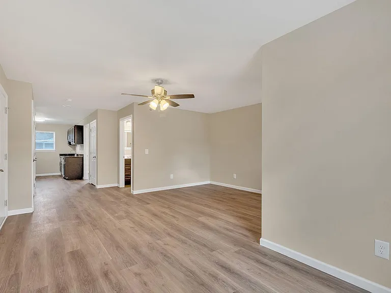 Eli's Place — Photo 19
