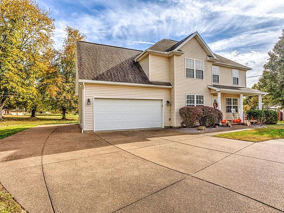 2nd image of 8411 Countrywood Ct