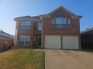 885 Stafford Station Dr, Saginaw, TX 76131