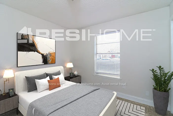 1104 Patrick St — Photo 10