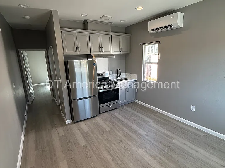 5480 Timothy Dr — Photo 2