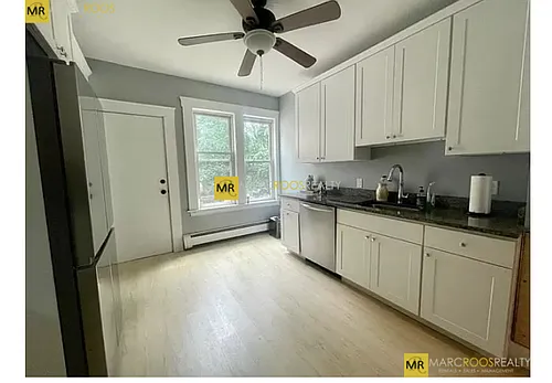819 E 2nd St #3 Photo 1