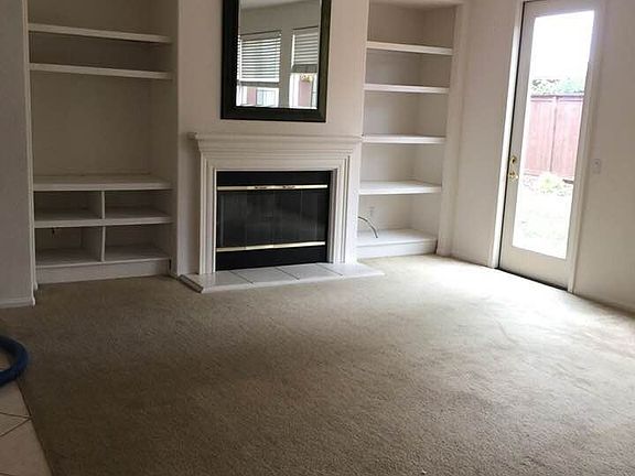 5th image of 547 Echo Ln