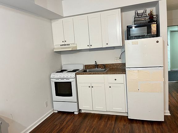4th image of 101 Woodhaven Dr APT 28