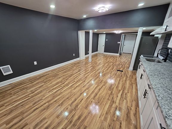 5th image of 4317 Elizabeth St