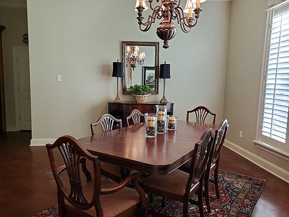 3rd image of 803 Canebrake Dr