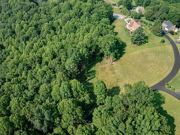 2nd image of 7 Quailwood Dr