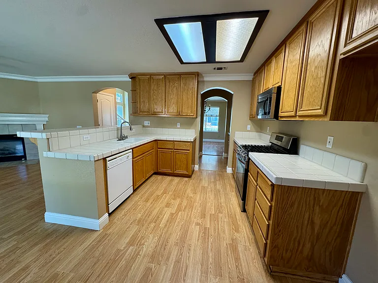2321 Mountain Springs Dr — Photo 4