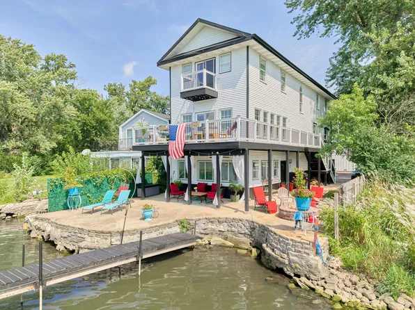 5N124 Grove Ave, St Charles, IL 60174