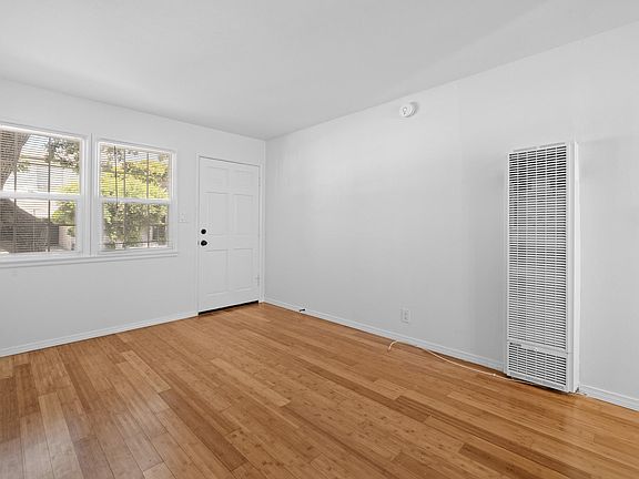 2nd image of 11958 Rochester Ave #11958