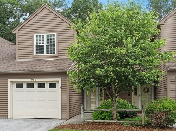 516 Ridgefield Cir #B, Clinton, MA 01510