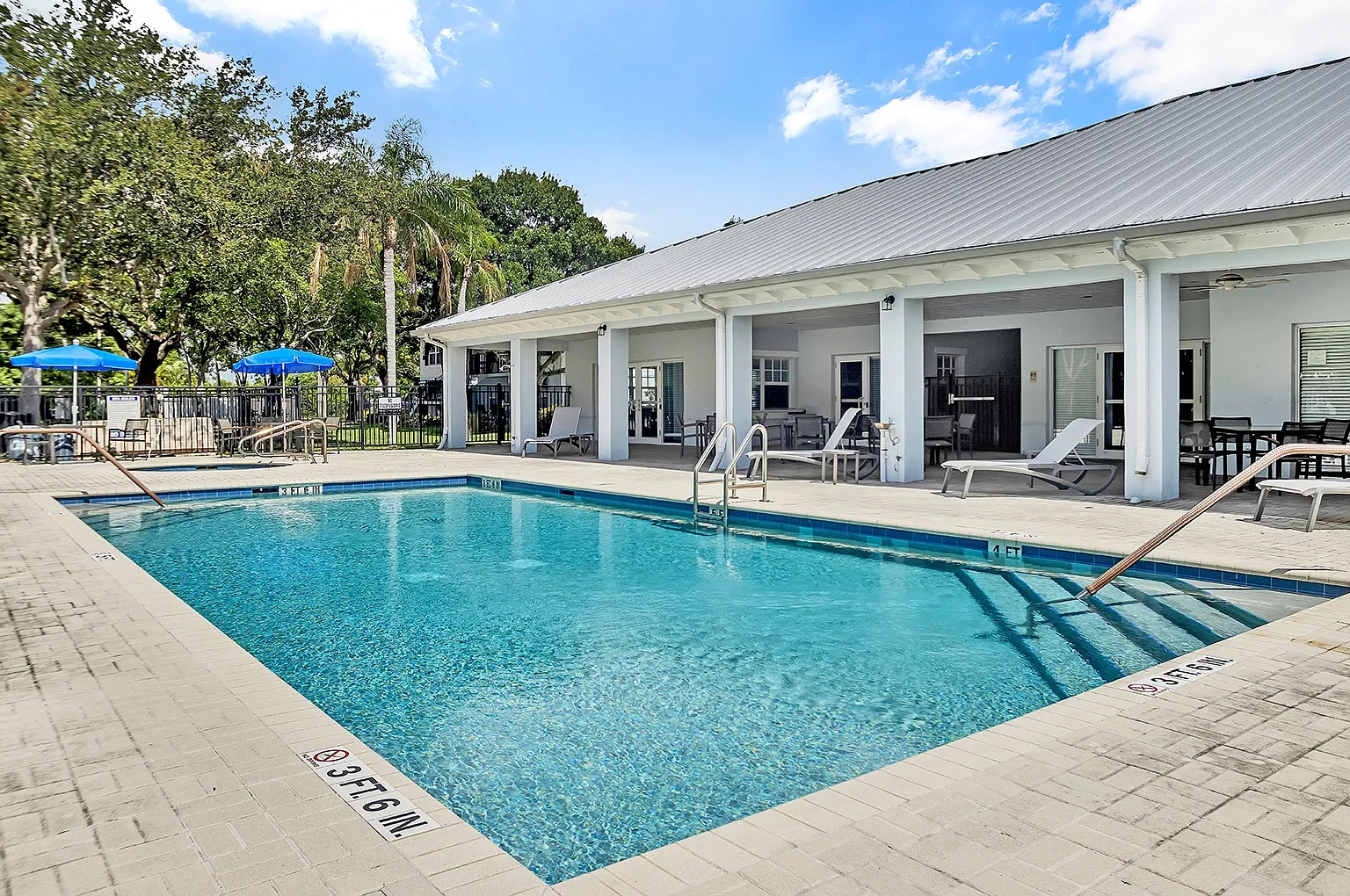 Groves of Delray 62+ Apartments — Photo 1
