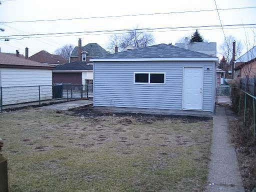 3rd image of 11042 S Avenue C