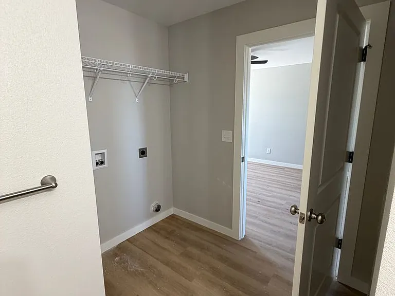 2901-2906 Sandstone Ln — Photo 11