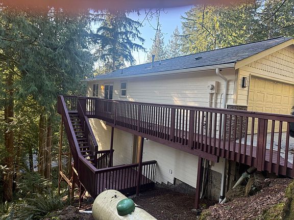 3rd image of 10 Sandalwood Cir #B