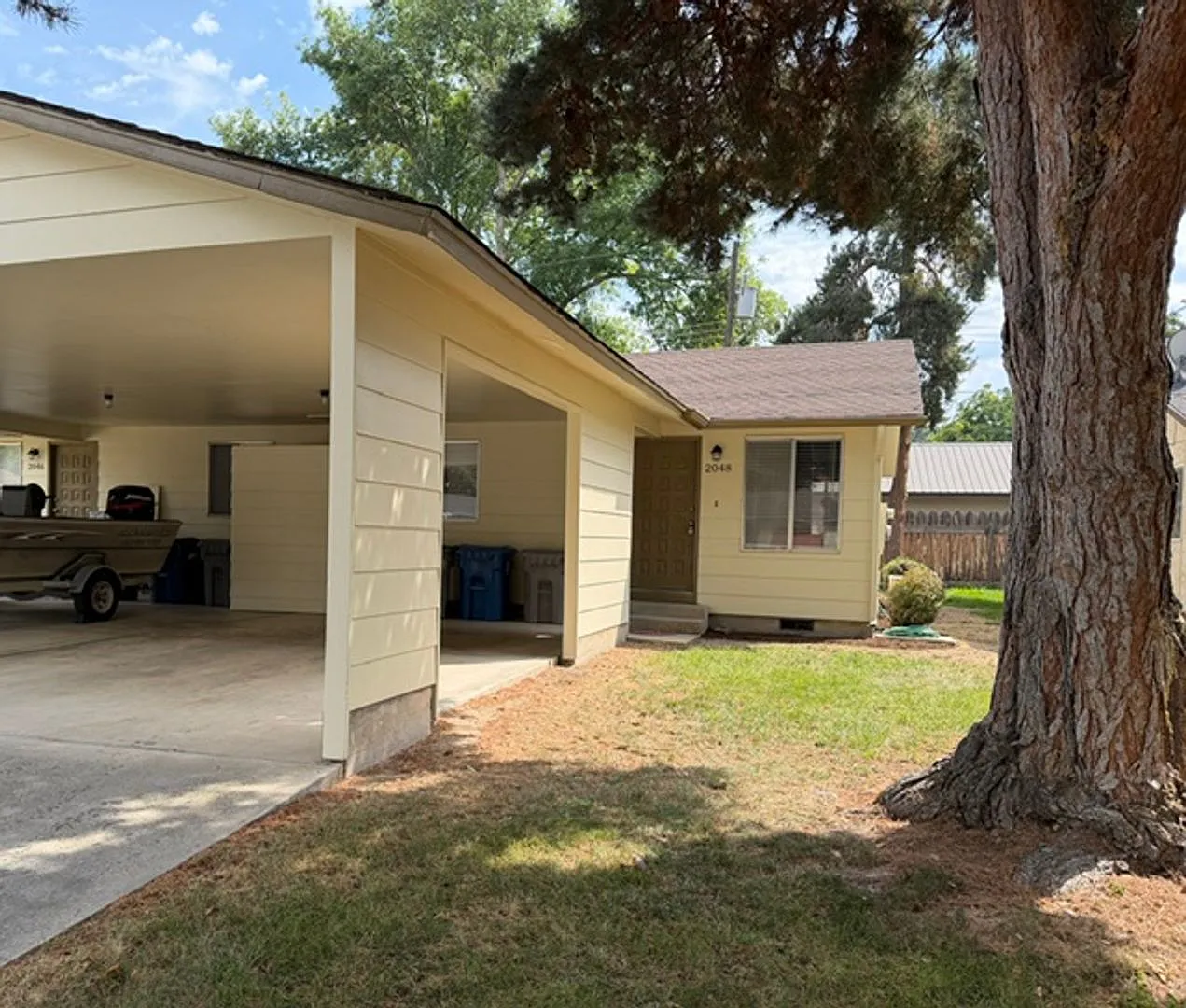 2 Bedroom, 1 Bathroom Duplex in SE Boise — Photo 1