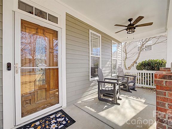 2nd image of 1044 Hunters Run Dr