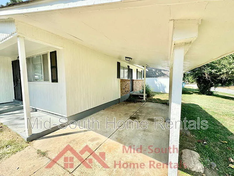 4 bed, 2.0 bath, 2196 sqft, $1,395 — Photo 3