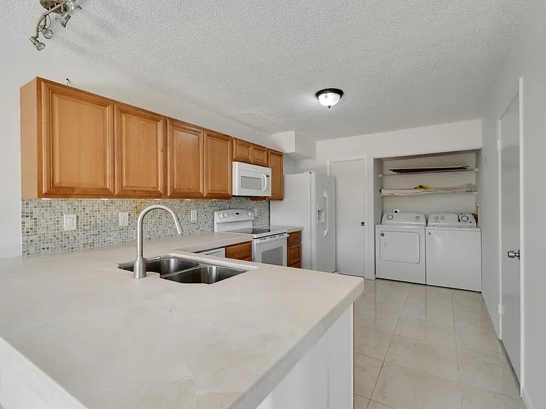 324 Maplecrest Cir — Photo 11