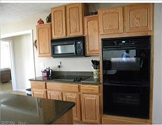 4th image of 3969 Penzance Pl