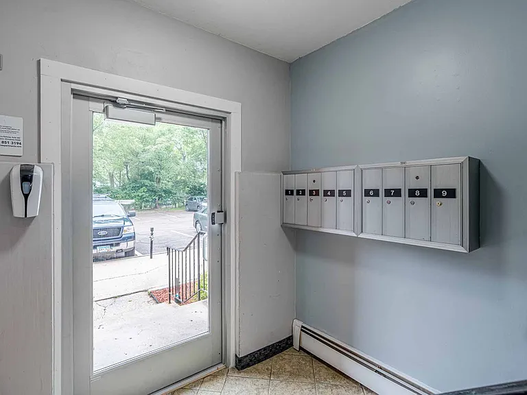 Richfield Square Apartments — Photo 21
